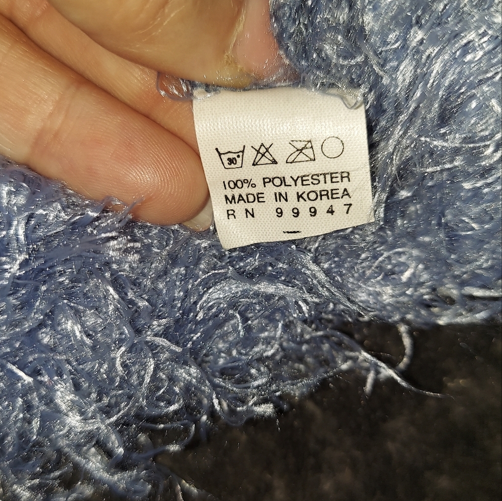 Fuzzy Scarf - Picture 3 of 4